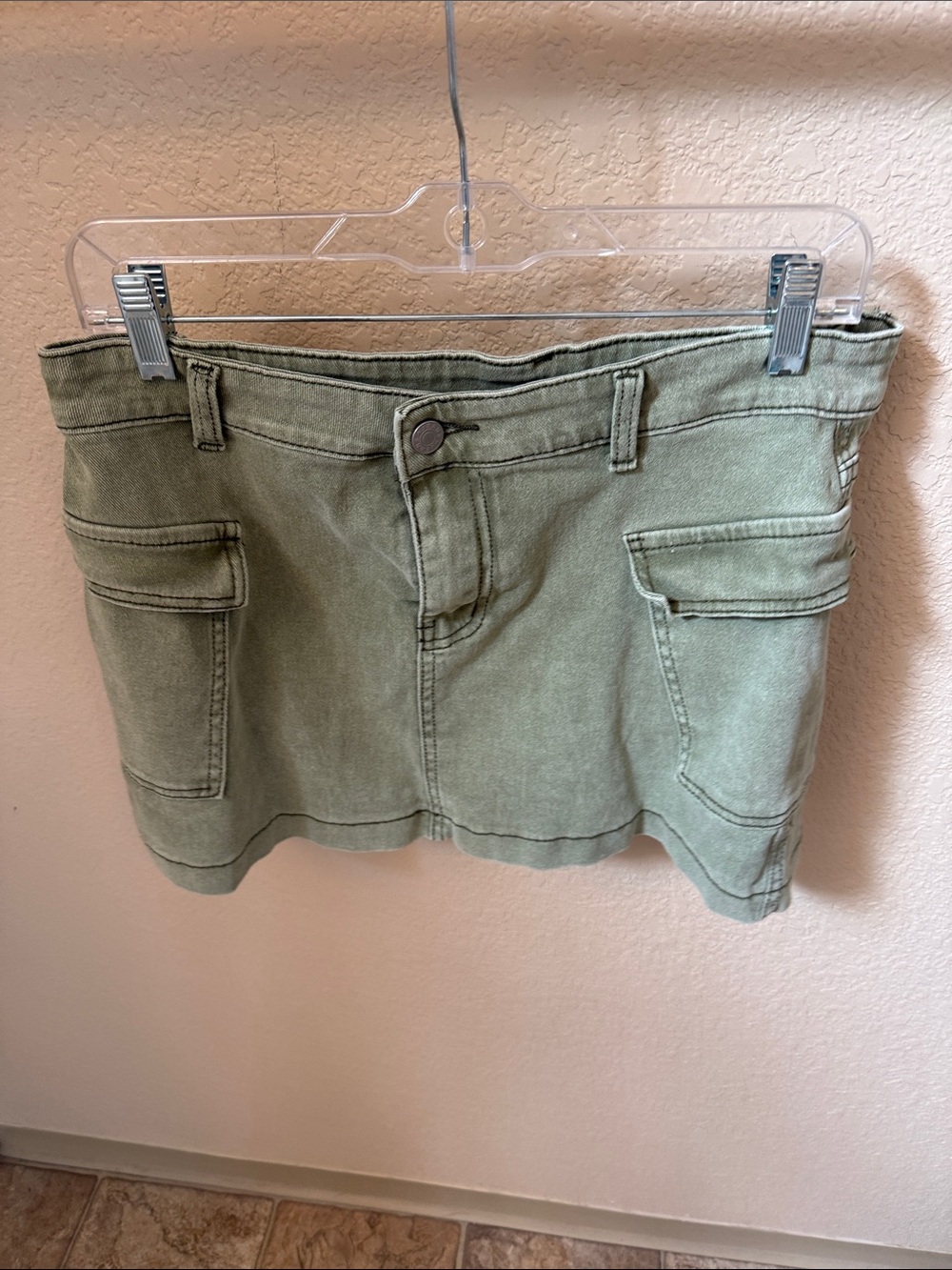 Women’s Olive Green Cargo Mini Skort - Brand Not Specified